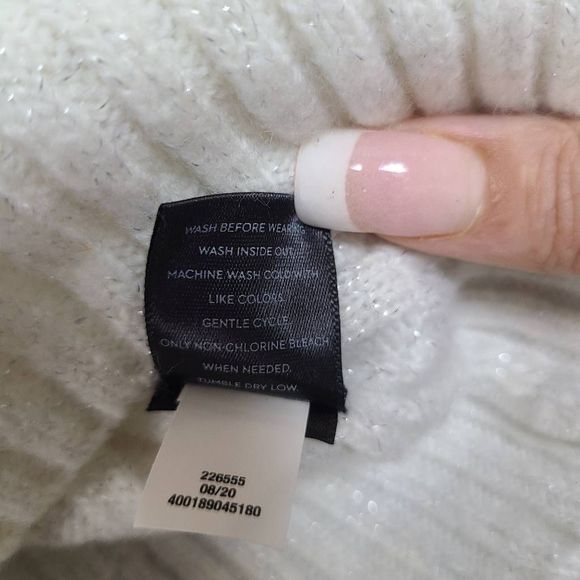 Simply Vera Wang asymmetrical sweater - Picture 6 of 7